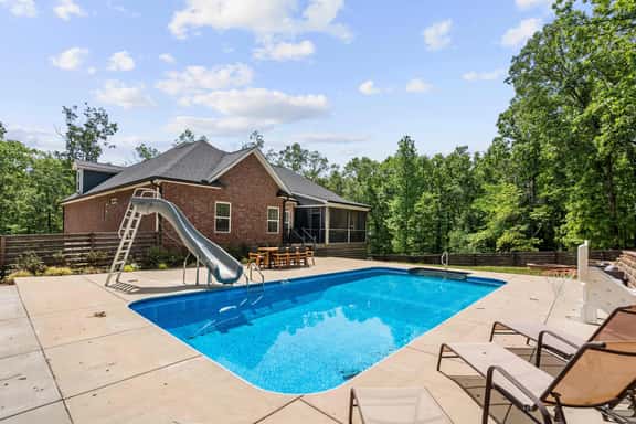 Luxury Estate w/ Pool-Game Room-Indoor Basketball - Image 1