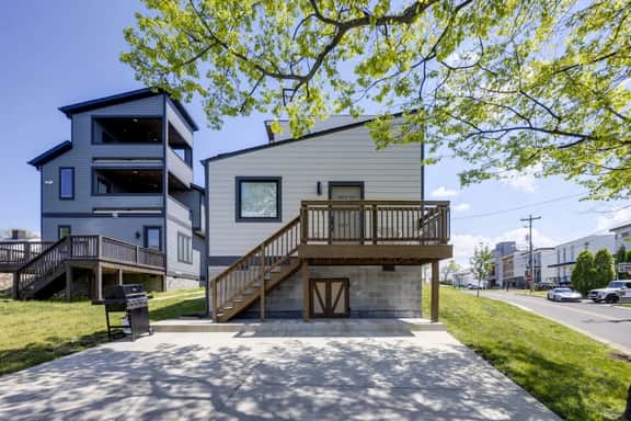 Urban-chic Nashville Retreat- Minutes to Broadway! - Image 5