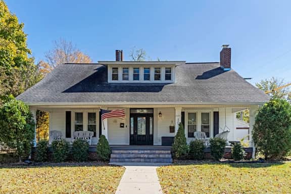 Charming Craftsman Home in Dickson | Pet Friendly - Image 2